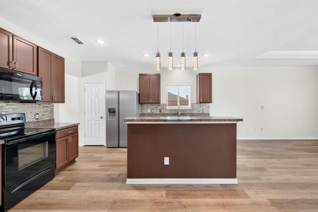 1516 Abby Creek Drive, Little Elm, TX photo 9