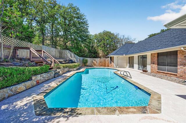 6501 Oakview Drive, Flower Mound, TX photo 2