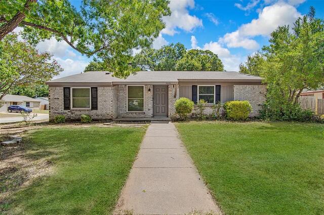 5001 Darrow Lane, Arlington, TX image