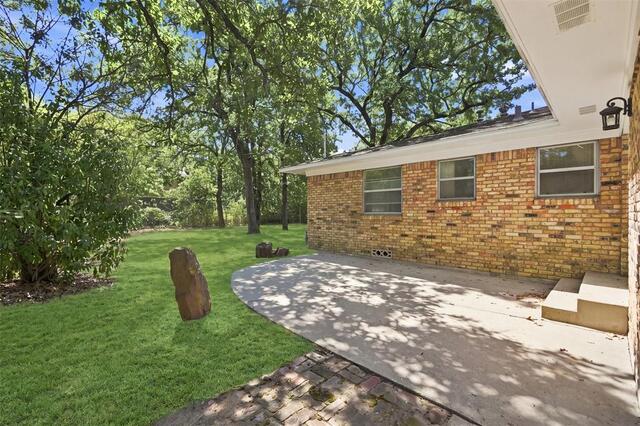 2110 Navajo, Street Denton, TX photo 16
