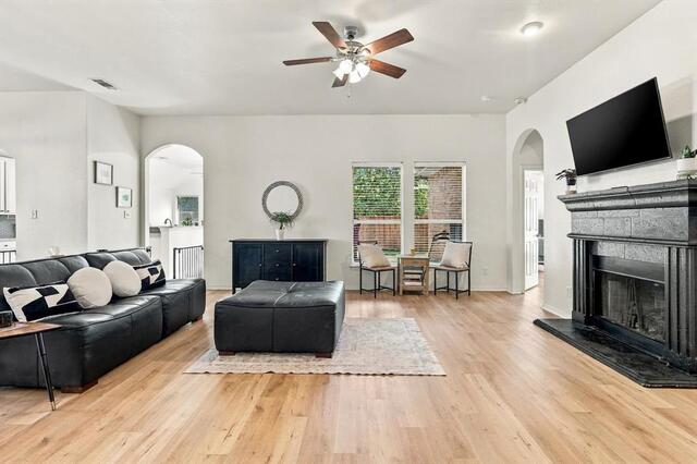 3906 Canton, Court Denton, TX photo 3