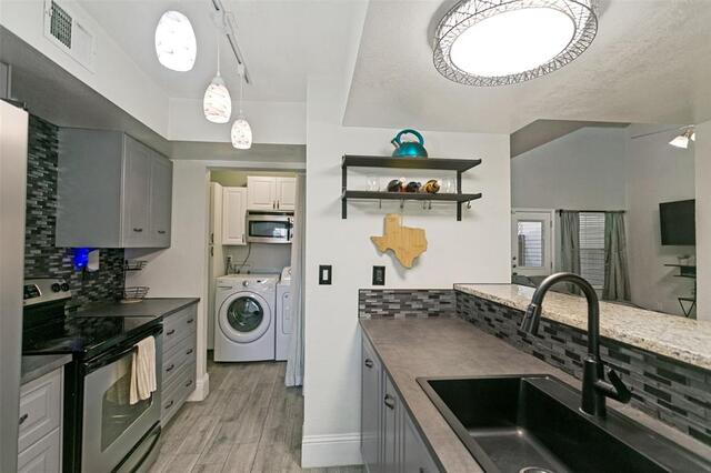 837 Summercreek, Drive Lewisville, TX photo 4