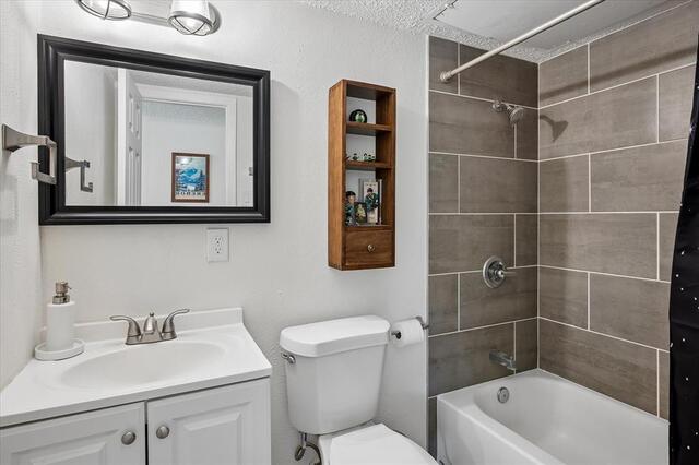 2219 Crockett, Drive Carrollton, TX photo 14