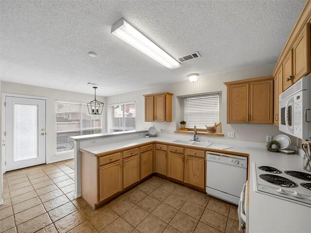 1108 Creekstone, Drive Carrollton, TX photo 12