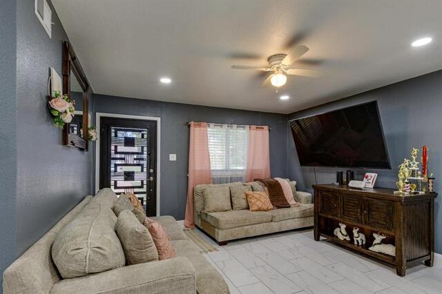 1528 Debbie, Drive Plano, TX photo 4