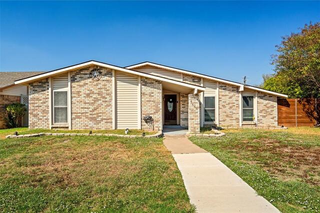 5644 Twitty Street, The Colony, TX photo 2