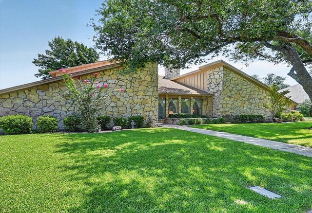 4001 Snow Creek Drive, Fort Worth, TX image