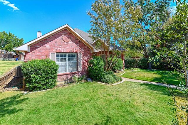 1229 Jeanette, Way Carrollton, TX photo 7