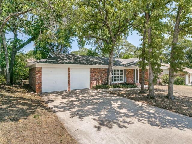 612 Forest Lane, Hurst, TX image