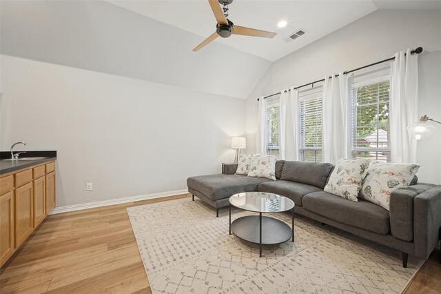 1308 Val Verde, Court Denton, TX photo 5