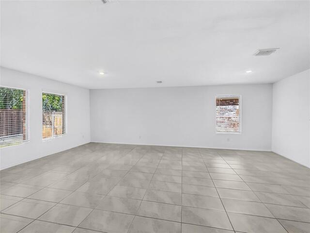 1520 Claireborne Court, Little Elm, TX photo 4