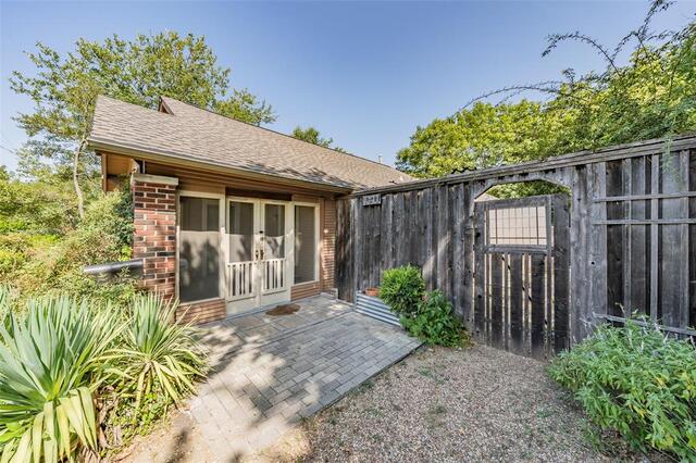 1411 Rosemon, Avenue Carrollton, TX photo 3