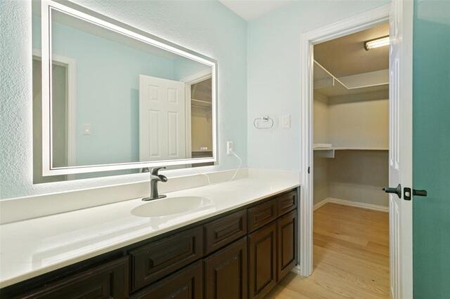 2124 Brentwood, Lane Carrollton, TX photo 14