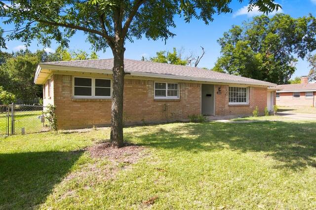 155 Chateau Drive, Fort Worth, TX image