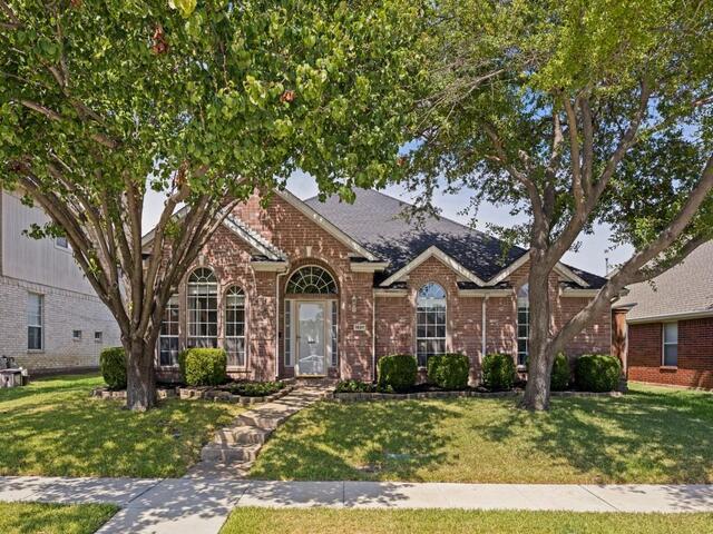 1697 Castle Rock, Drive Lewisville, TX photo 2