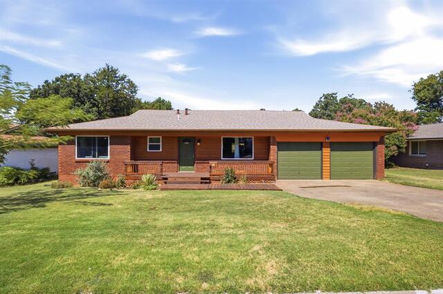 612 Oakwood Drive, Euless, TX image