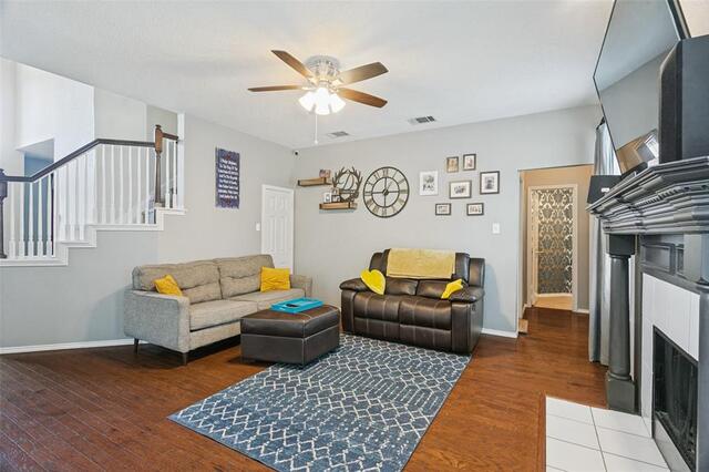 1400 Wentworth, Drive Lewisville, TX photo 3