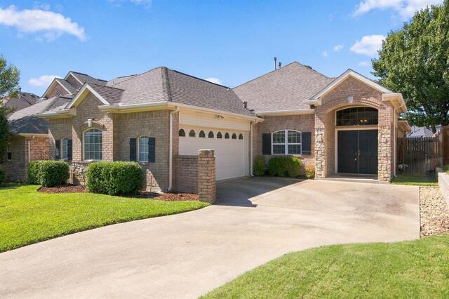 636 Wyndham, Circle Keller, TX photo 2