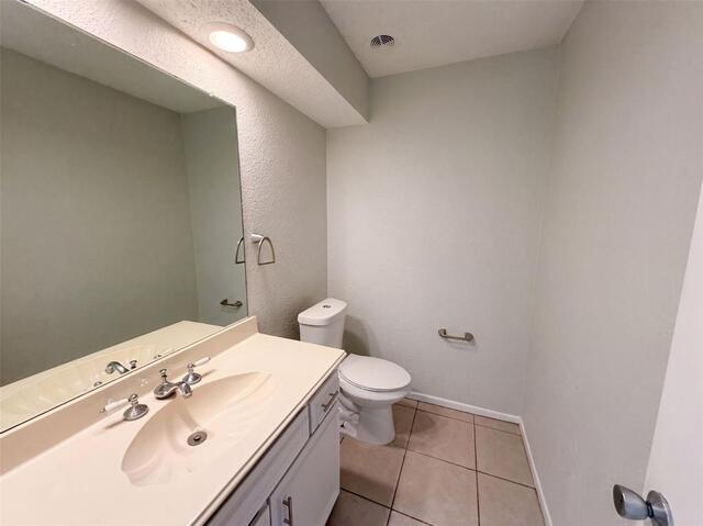 742 Hummingbird, Circle Lewisville, TX photo 24