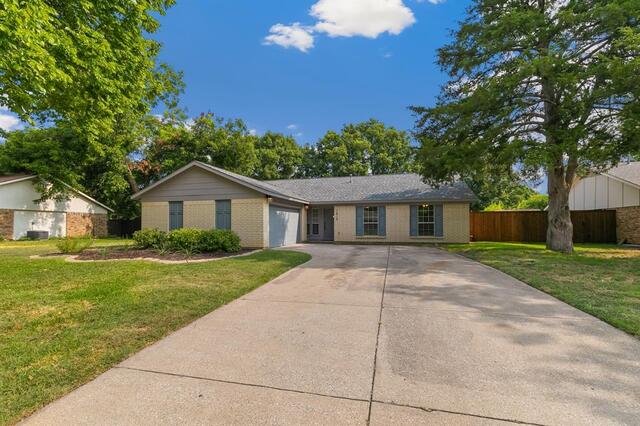 1912 Buckeye Drive, Flower Mound, TX photo 2