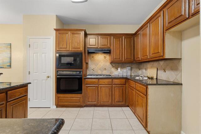 3152 Delaford, Drive Carrollton, TX photo 12