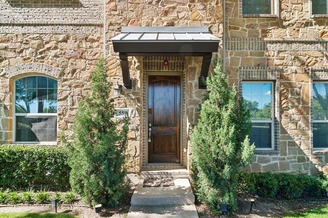559 W Royal Lane, Irving, TX image