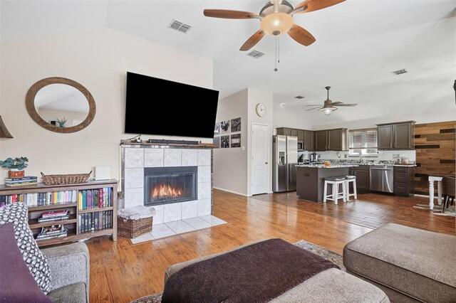 1930 Livingston Lane, Little Elm, TX photo 9