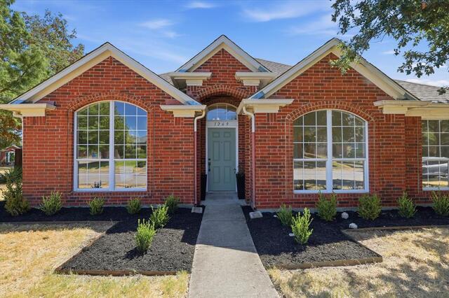 1269 Winston, Drive Lewisville, TX photo 2