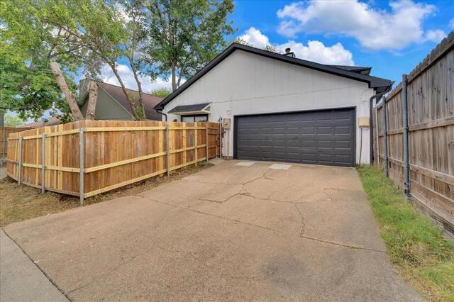 2237 Greenview, Drive Carrollton, TX photo 30