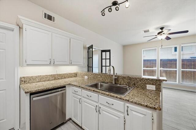 2203 Meadowstone, Drive Carrollton, TX photo 13