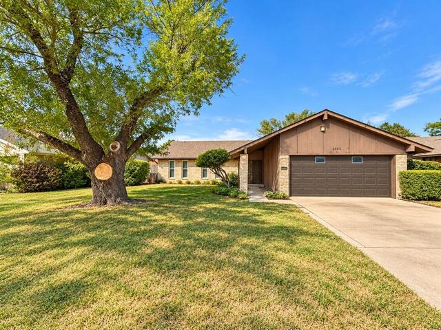 2806 Arcadia, Lane Carrollton, TX photo 2