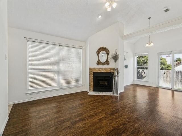 953, Ramblewood Lewisville, TX photo 2