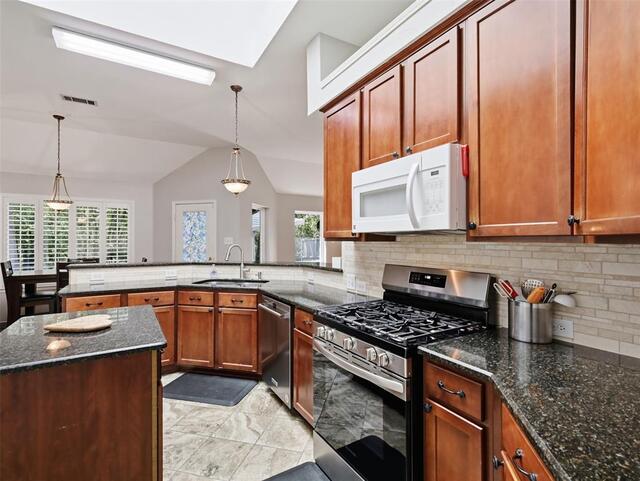 1408 Berne, Lane Lewisville, TX photo 6