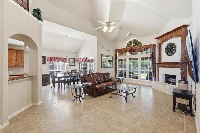 7608 Hinkley Oak, Drive Denton, TX photo 9