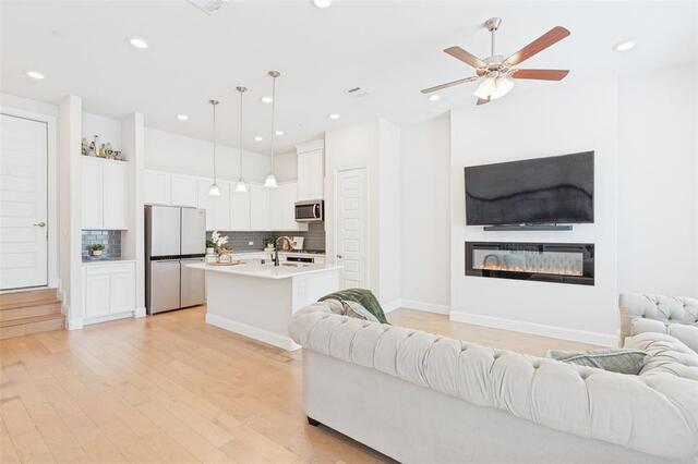 2917 Troutt, Drive Carrollton, TX photo 6