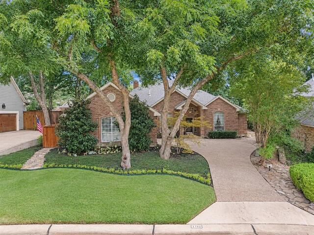 2702 Woodstream, Lane McKinney, TX photo 2