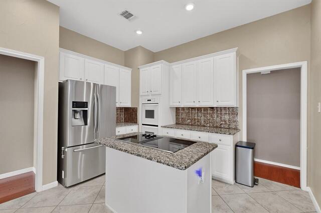 605 Oak Hollow Lane, Flower Mound, TX photo 14