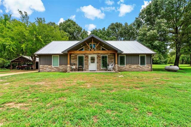 112 County Road 34778, Paris