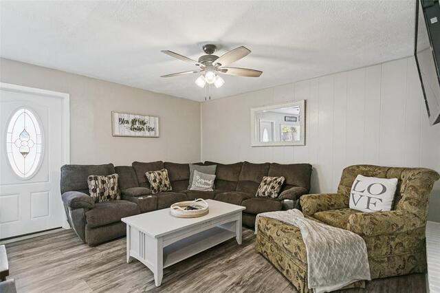 5076 Avery Lane, The Colony, TX photo 2