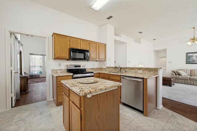 5917 Carroll Drive, The Colony, TX photo 5