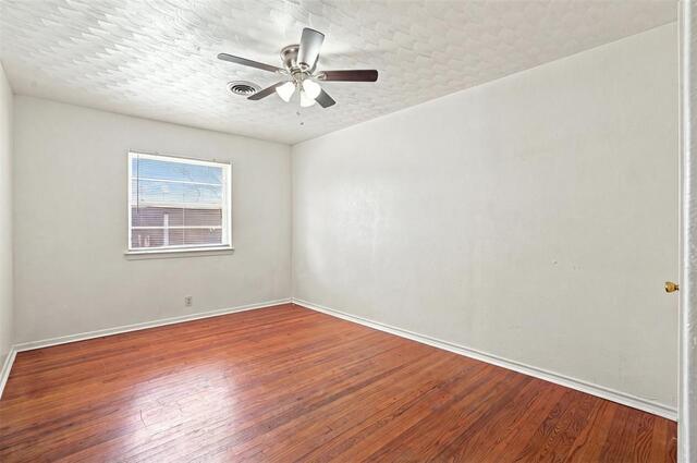 2110 Navajo, Street Denton, TX photo 14