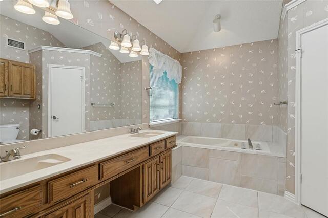 1927 E Branch Hollow, Drive Carrollton, TX photo 17