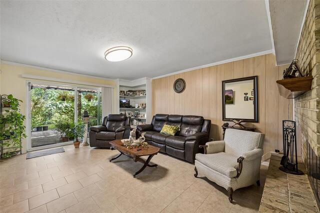 2061 E Peters Colony, Road Carrollton, TX photo 3