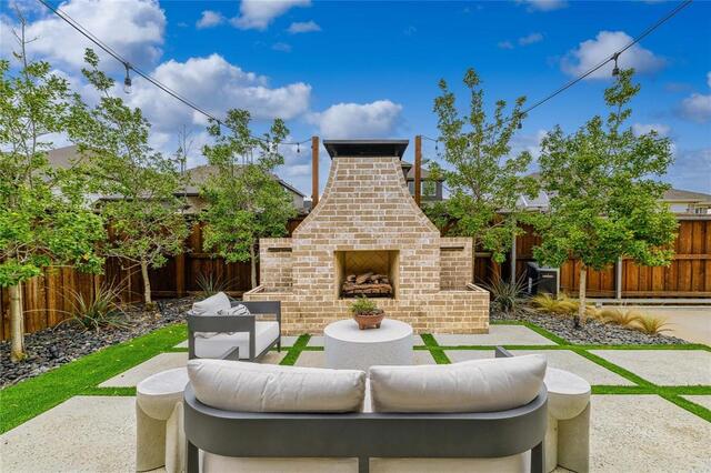 2262 Poppyvine, Road Frisco, TX photo 2