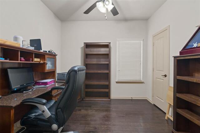 5813 Longmont, Drive Denton, TX photo 14
