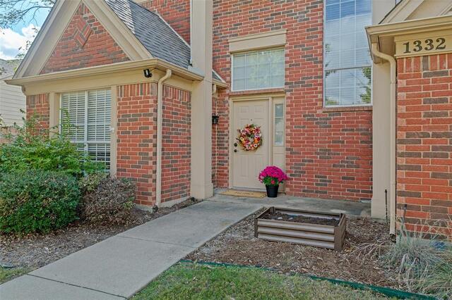 1332 Old Barn, Lane Lewisville, TX photo 2