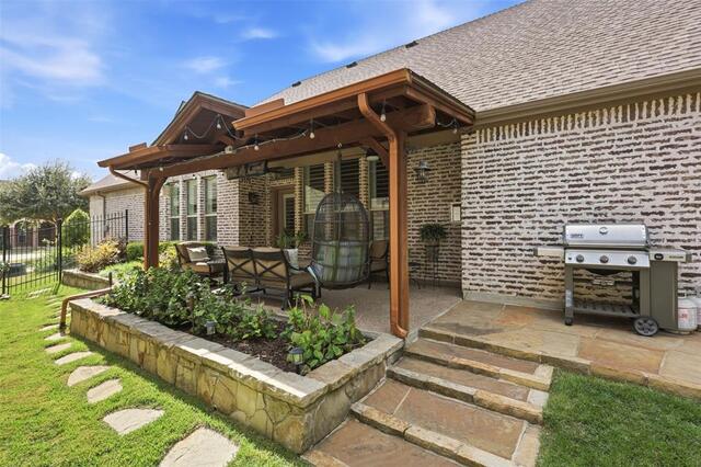 1304 Steepleview, Lane McKinney, TX photo 3