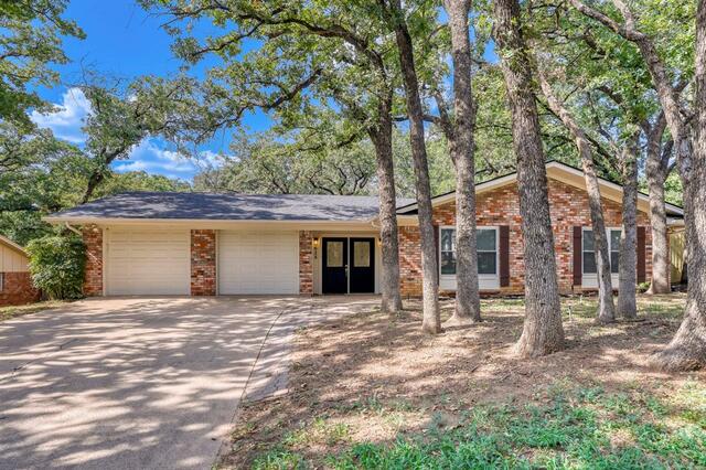 624 Hillview Drive, Hurst, TX image