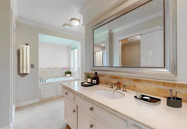 2251 Woodcreek, Street Carrollton, TX photo 25