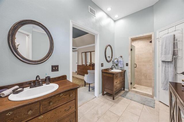 1121 Derbyshire, Place Carrollton, TX photo 7